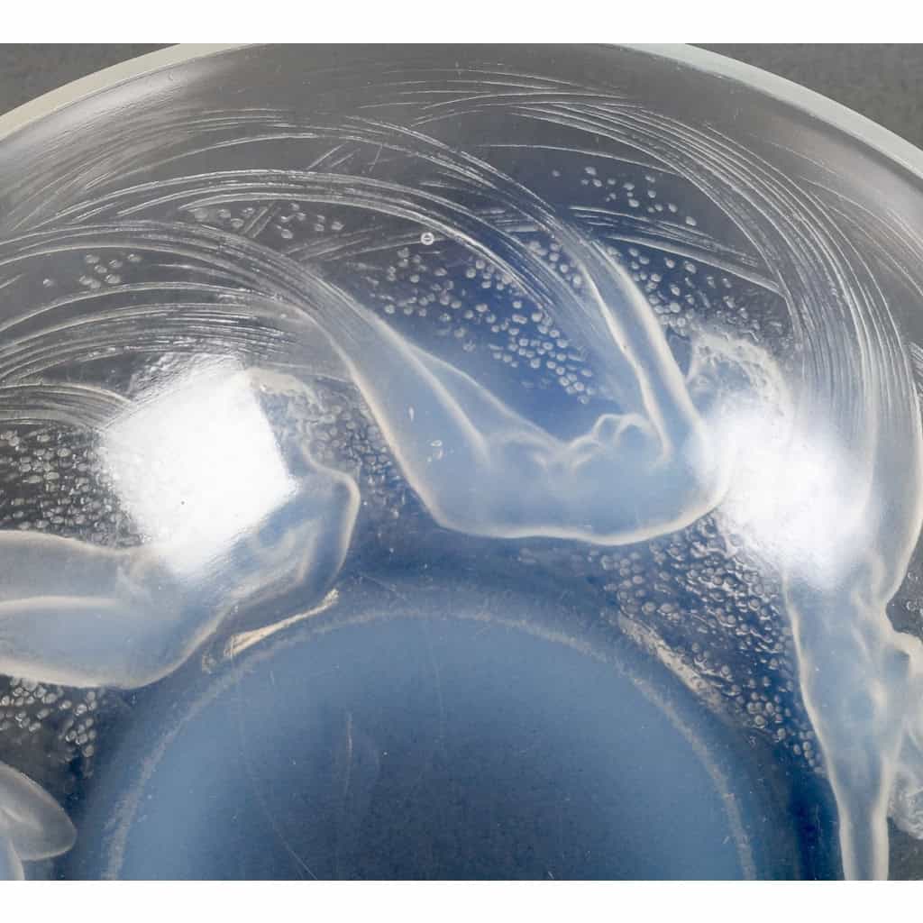 Coupe « Ondines » verre opalescent de René LALIQUE | Biron Coupe "Ondines" verre opalescent de René LALIQUE