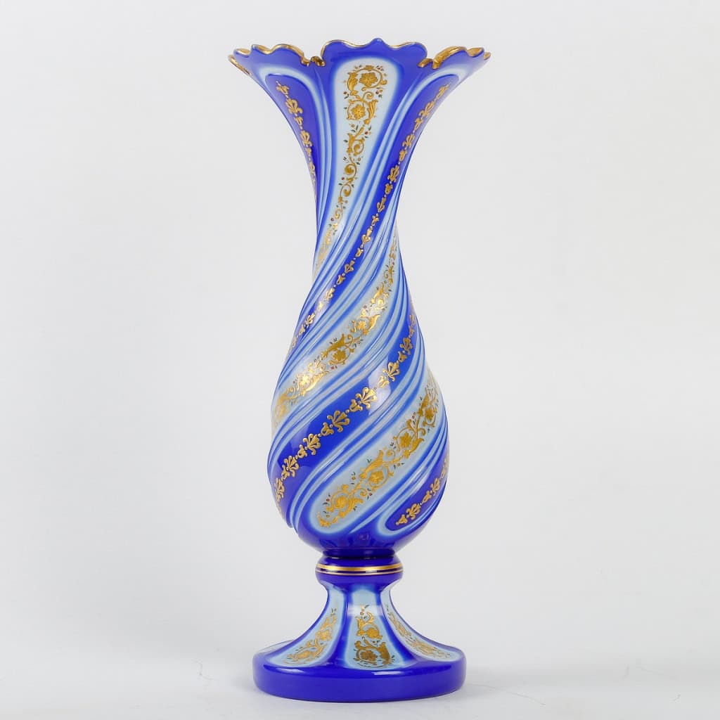 Vase en opaline, XIXème siècle, style Napoléon III | Biron ||||||||||