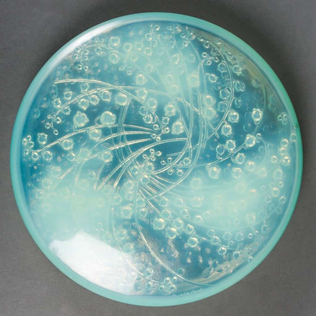 René Lalique (1860-1945) Boite Ronde Grande Muguet Vert Mint Opalescent 1921 | Biron René Lalique (1860-1945) Boite Ronde Grande Muguet Vert Mint Opalescent 1921
