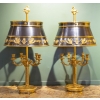 Paire de grandes lampes en bronze doré de style Louis XVI. | Biron ||||||||