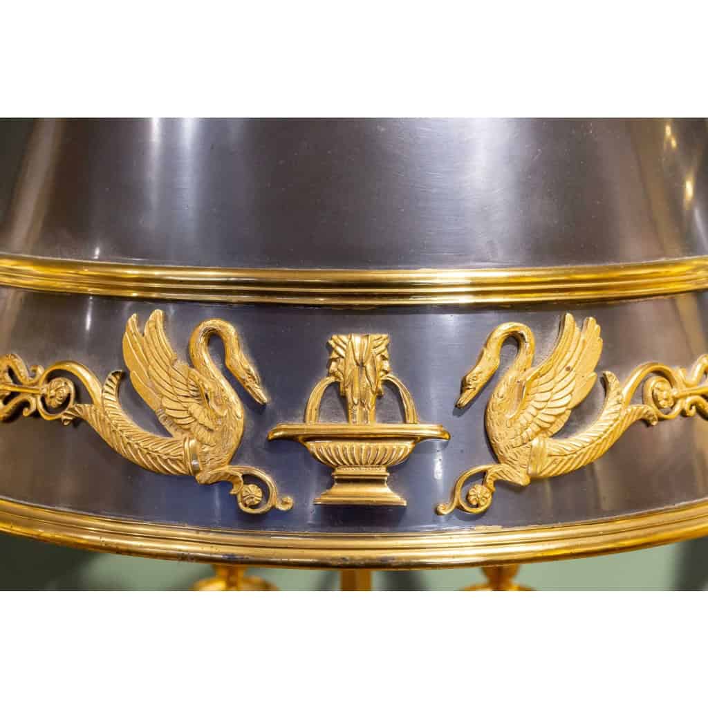 Paire de grandes lampes en bronze doré de style Louis XVI. | Biron Paire de grandes lampes en bronze doré de style Louis XVI.