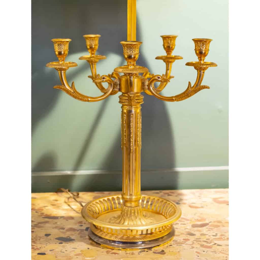 Paire de grandes lampes en bronze doré de style Louis XVI. | Biron Paire de grandes lampes en bronze doré de style Louis XVI.