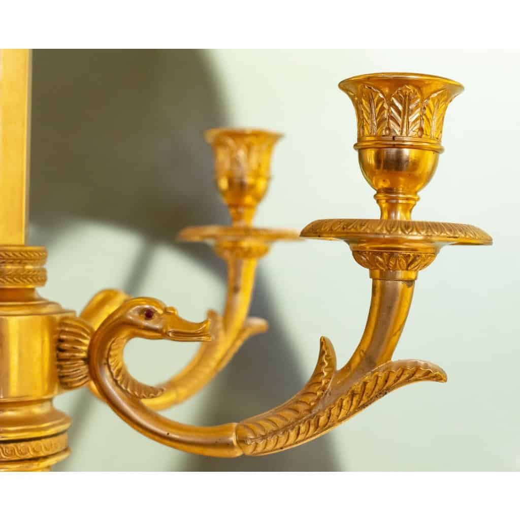 Paire de grandes lampes en bronze doré de style Louis XVI. | Biron Paire de grandes lampes en bronze doré de style Louis XVI.