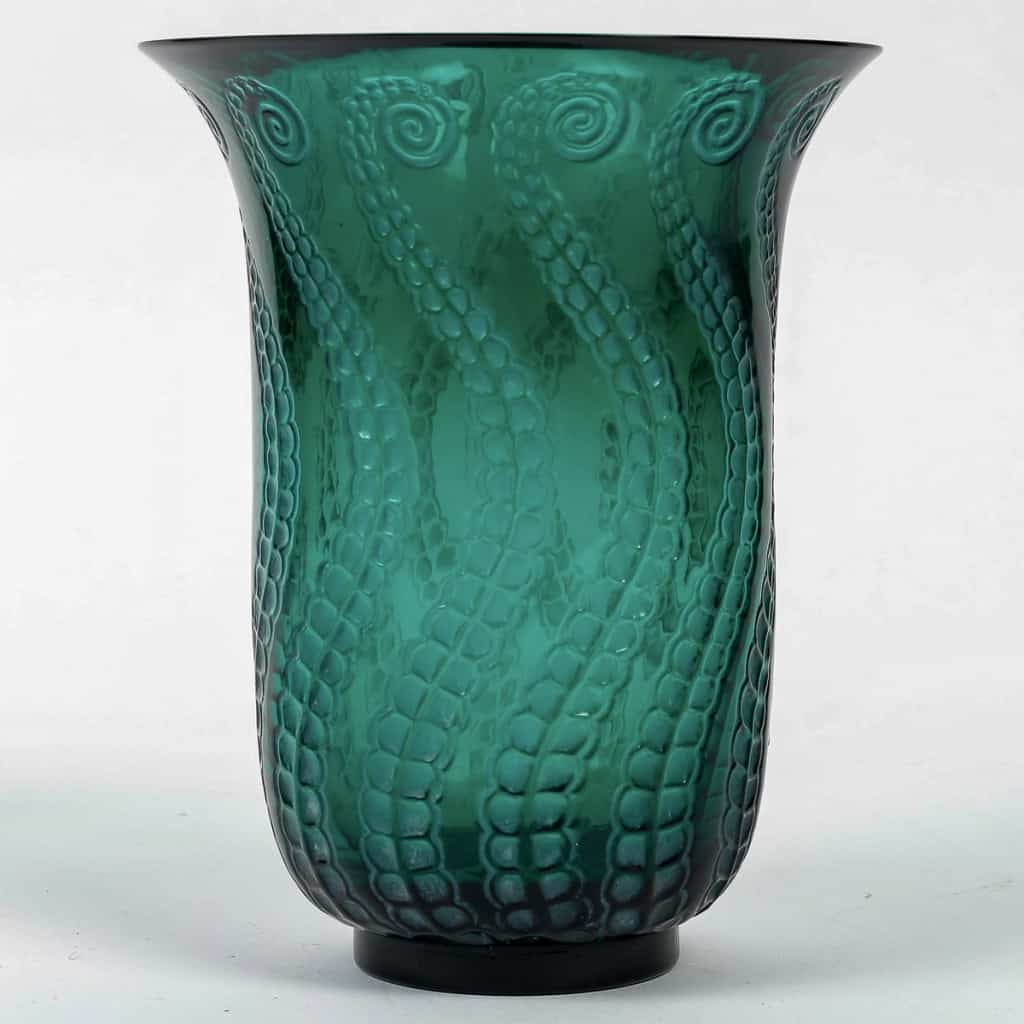 Vase « Méduse » verre vert émeraude patiné blanc de René LALIQUE | Biron ||||||
