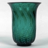 Vase « Méduse » verre vert émeraude patiné blanc de René LALIQUE | Biron Vase "Méduse" verre vert émeraude patiné blanc de René LALIQUE