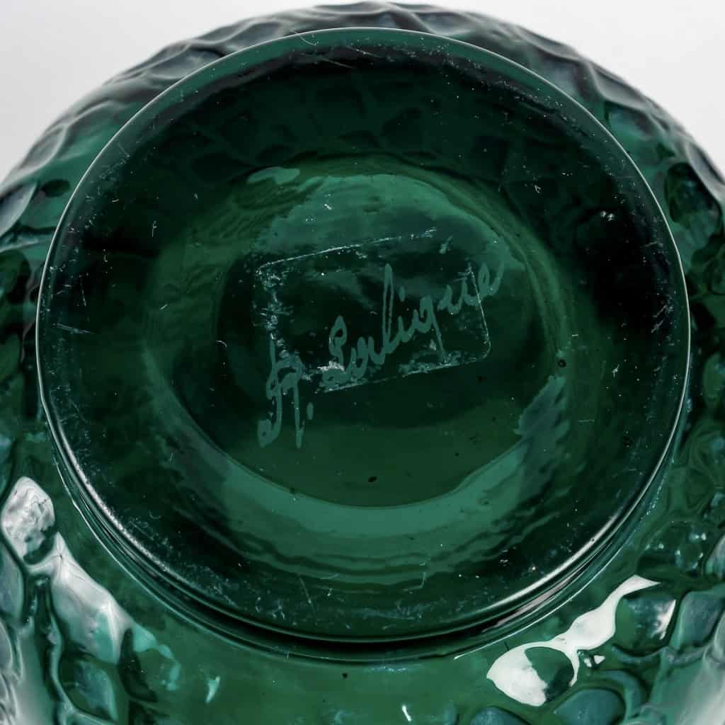 Vase « Méduse » verre vert émeraude patiné blanc de René LALIQUE | Biron Vase "Méduse" verre vert émeraude patiné blanc de René LALIQUE