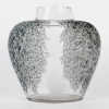 Vase « Poivre » verre blanc patiné bleu gris de René LALIQUE | Biron |||||||