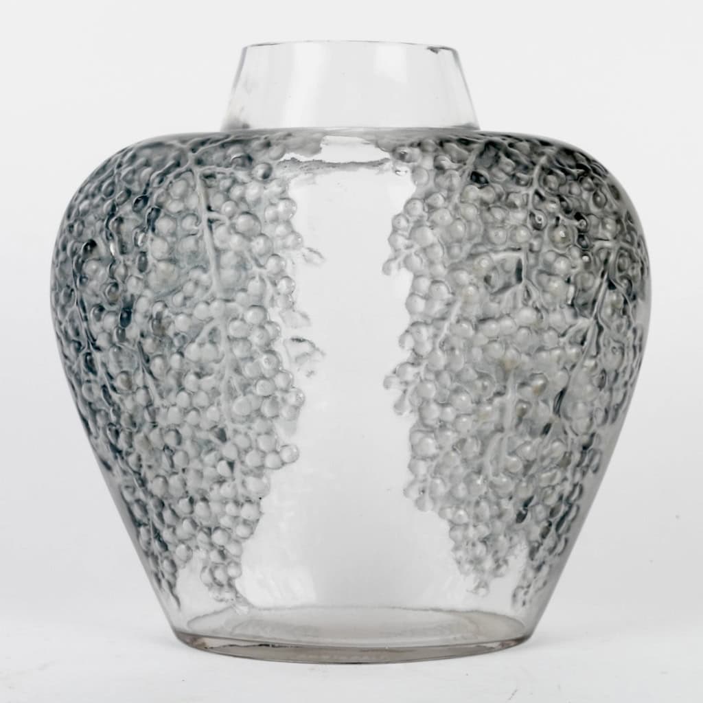 Vase « Poivre » verre blanc patiné bleu gris de René LALIQUE | Biron |||||||