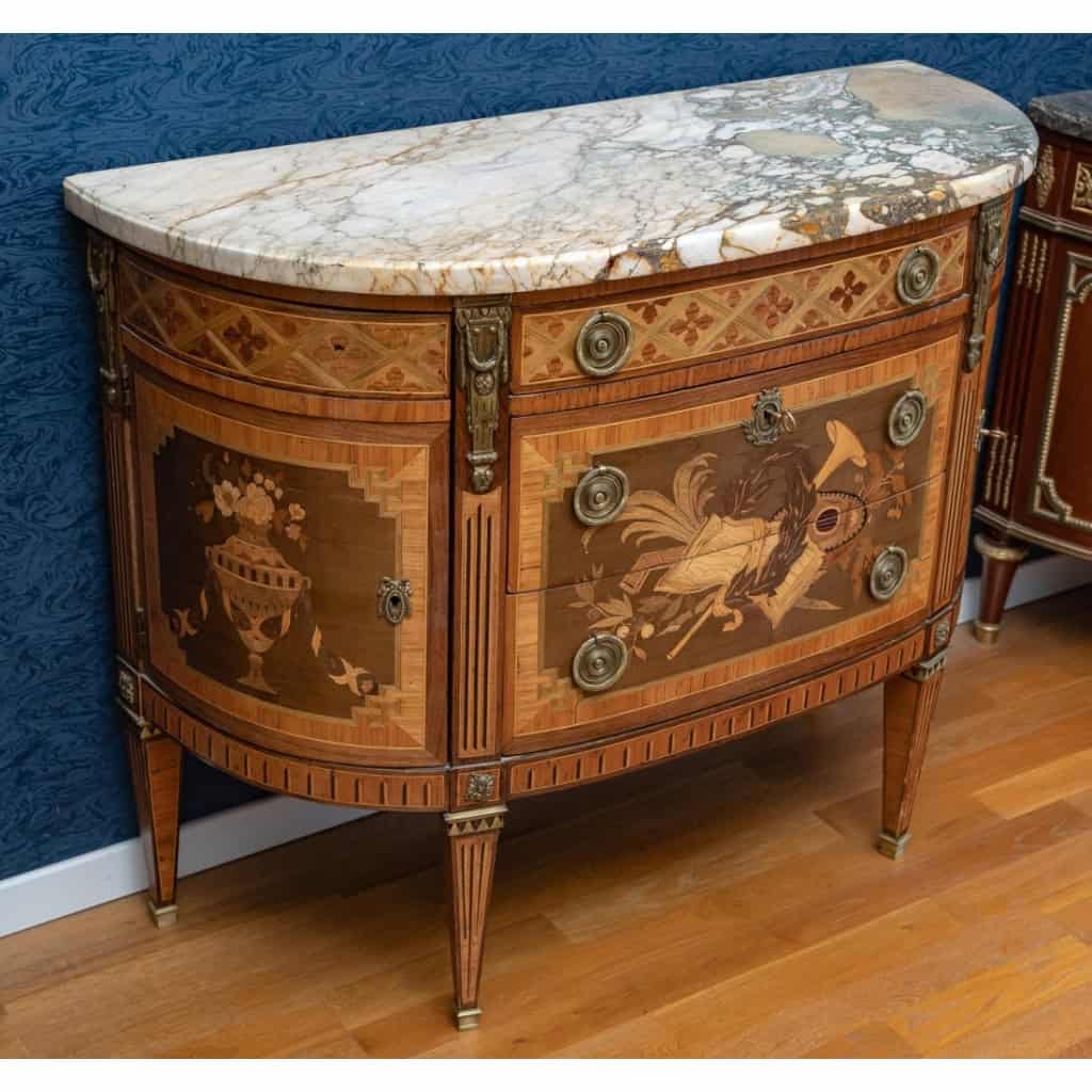 Commode de style Louis XVI. | Biron ||||