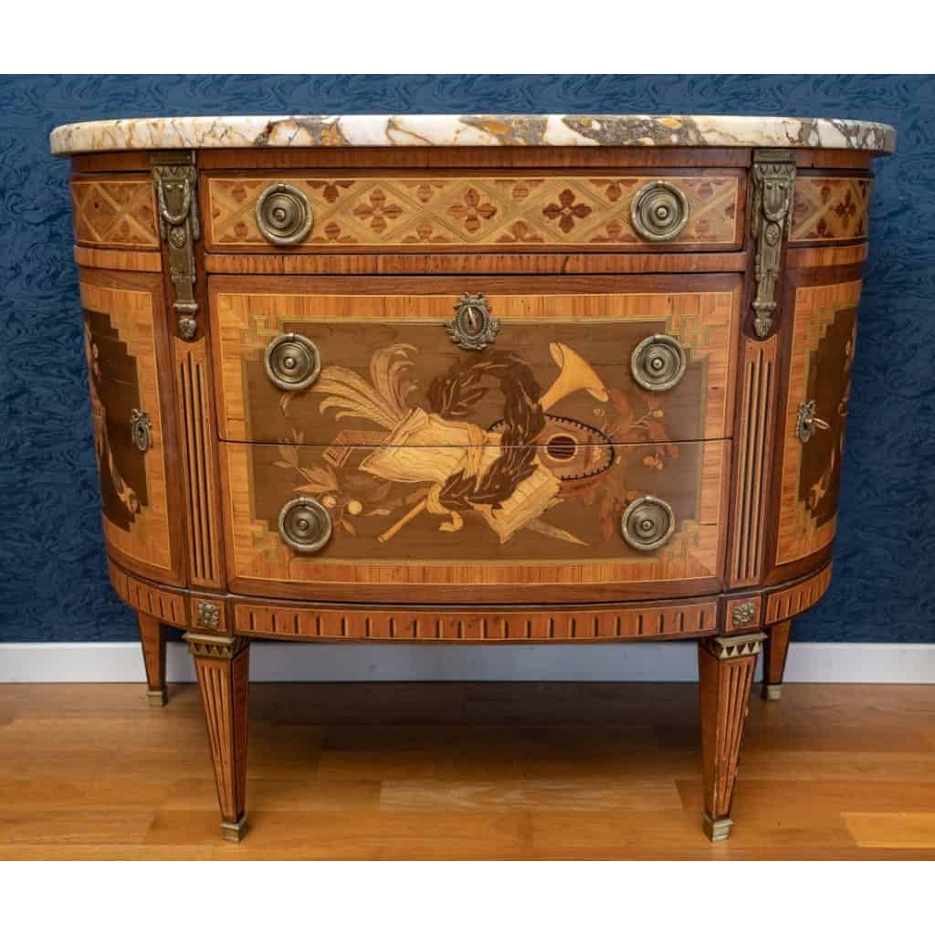 Commode de style Louis XVI. | Biron Commode de style Louis XVI.