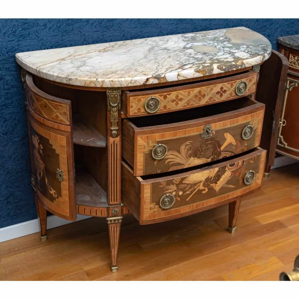 Commode de style Louis XVI. | Biron Commode de style Louis XVI.