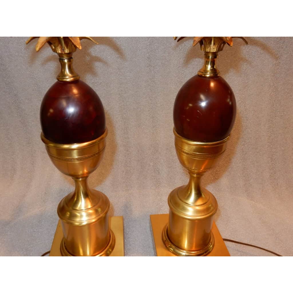 1970′ Paire De Lampes En Bronze Style Maison Charles Avec Oeuf En Bakélite Couleur Ambrée | Biron 1970′ Paire De Lampes En Bronze Style Maison Charles Avec Oeuf En Bakélite Couleur Ambrée