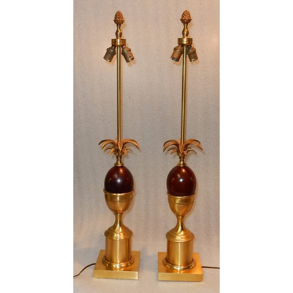 1970′ Paire De Lampes En Bronze Style Maison Charles Avec Oeuf En Bakélite Couleur Ambrée | Biron 1970′ Paire De Lampes En Bronze Style Maison Charles Avec Oeuf En Bakélite Couleur Ambrée