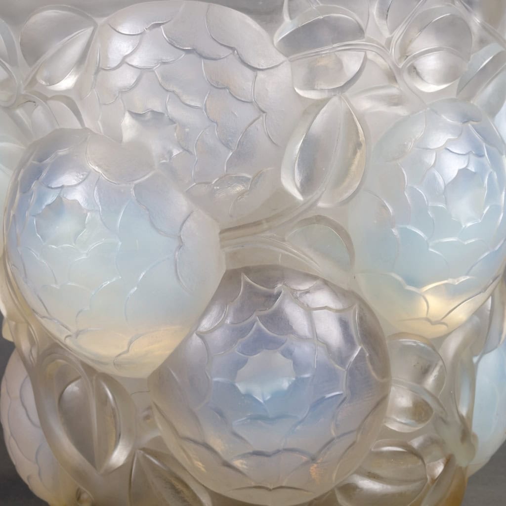 Vase « Oran » verre opalescent de René LALIQUE | Biron Vase "Oran" verre opalescent de René LALIQUE