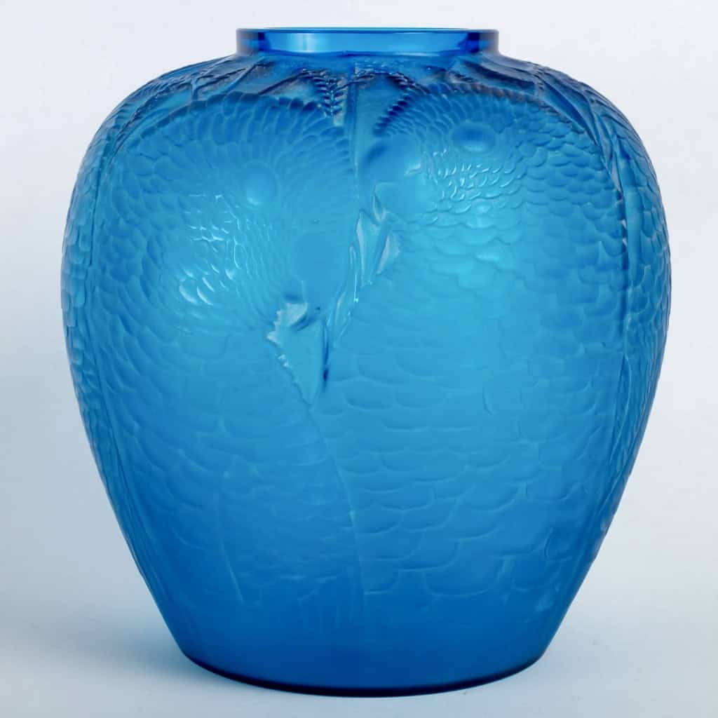 Vase « Alicante » verre bleu électrique de René LALIQUE | Biron |||||||