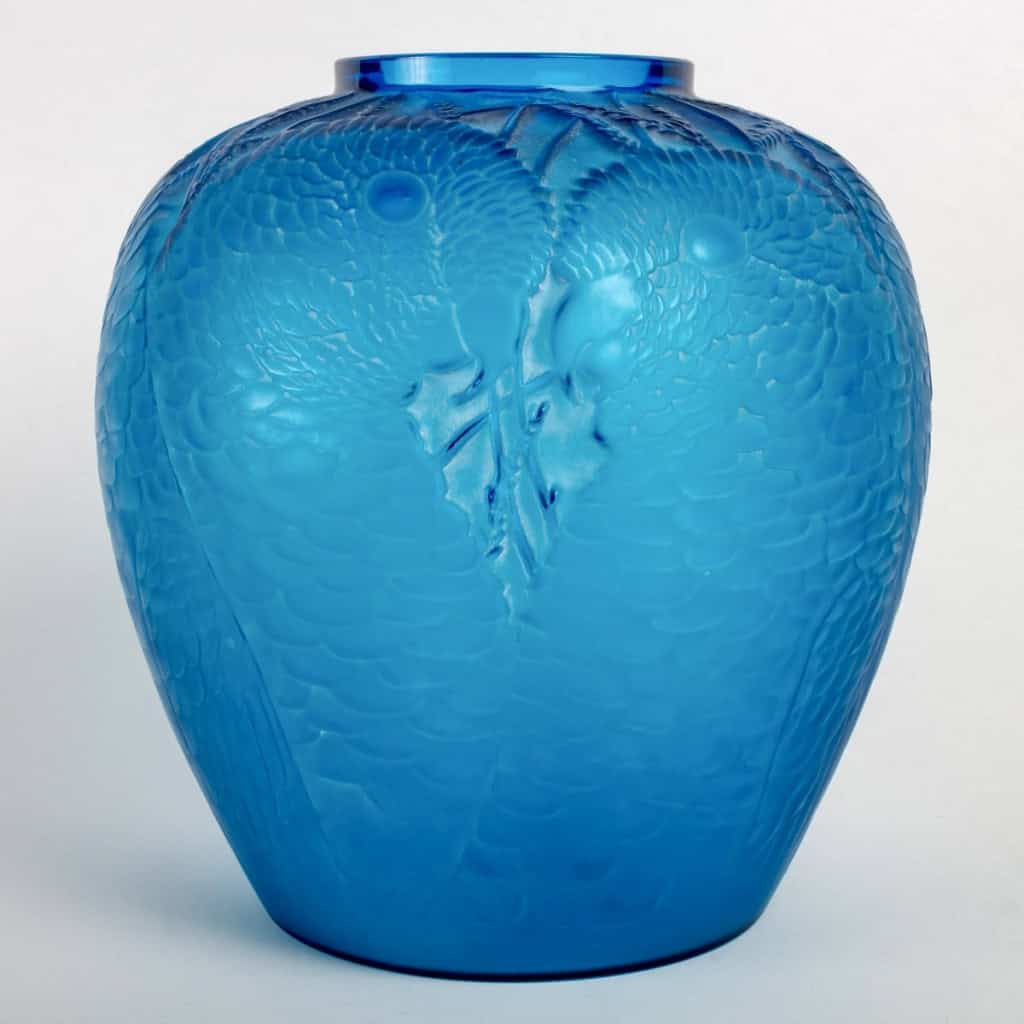 Vase « Alicante » verre bleu électrique de René LALIQUE | Biron Vase "Alicante" verre bleu électrique de René LALIQUE