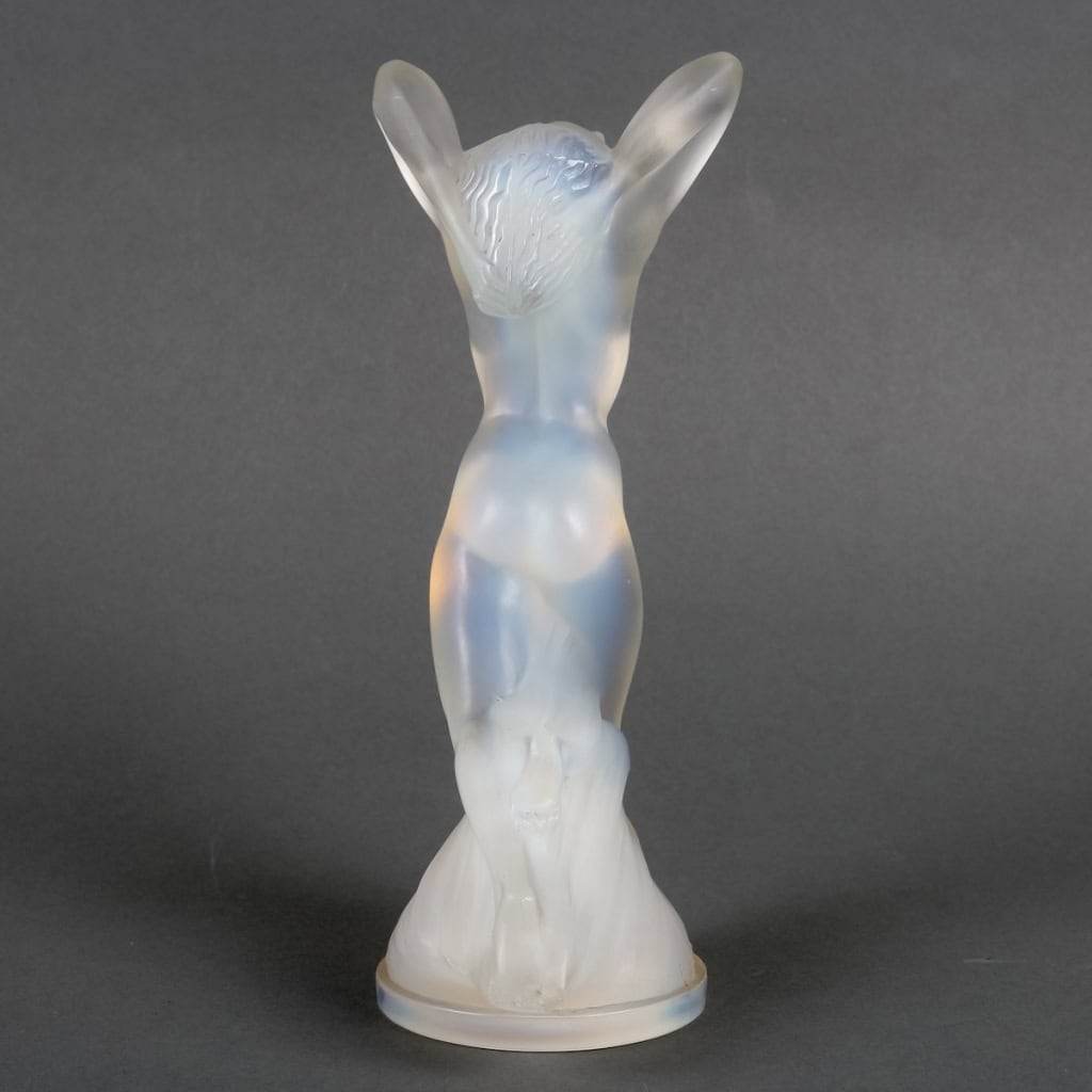 Mascotte « Vitesse » verre opalescent de René LALIQUE | Biron Mascotte "Vitesse" verre opalescent de René LALIQUE