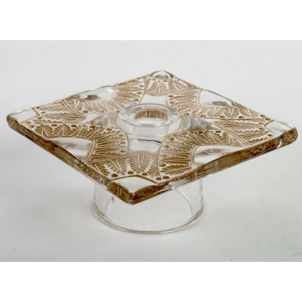 Centre de Table « Chantilly » verre blanc patiné sépia de René LALIQUE – 8 pièces | Biron Centre de Table "Chantilly" verre blanc patiné sépia de René LALIQUE - 8 pièces