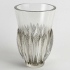 Vase « Gerardmer » verre blanc patiné gris de René LALIQUE | Biron Vase "Gerardmer" verre blanc patiné gris de René LALIQUE