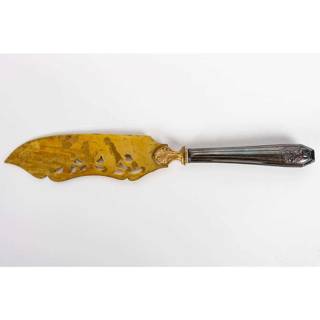 Pelle à gâteau en métal argenté et vermeil, XIXème siècle | Biron Pelle à gâteau en métal argenté et vermeil, XIXème siècle