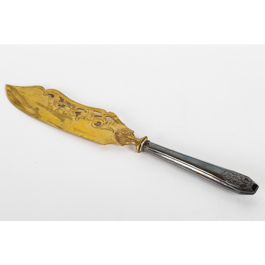 Pelle à gâteau en métal argenté et vermeil, XIXème siècle | Biron Pelle à gâteau en métal argenté et vermeil, XIXème siècle