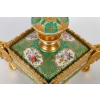 Paire de flacons en porcelaine attribués à Jacob Petit, circa 1835 | Biron Paire de flacons en porcelaine attribués à Jacob Petit, circa 1835