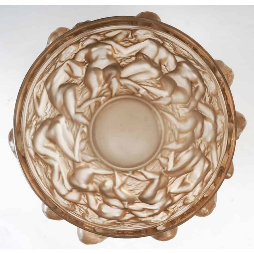 Vase « Bacchantes » verre patiné sépia de René LALIQUE | Biron Vase "Bacchantes" verre patiné sépia de René LALIQUE