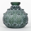 Vase « Fougères » verre vert kaki patiné blanc de René LALIQUE | Biron Vase "Fougères" verre vert kaki patiné blanc de René LALIQUE
