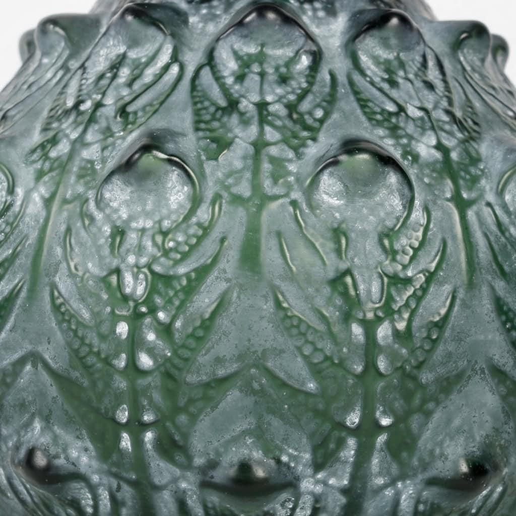 Vase « Fougères » verre vert kaki patiné blanc de René LALIQUE | Biron Vase "Fougères" verre vert kaki patiné blanc de René LALIQUE