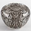 Boîte « Quatre Scarabées » verre blanc patiné gris de René LALIQUE | Biron ||||||