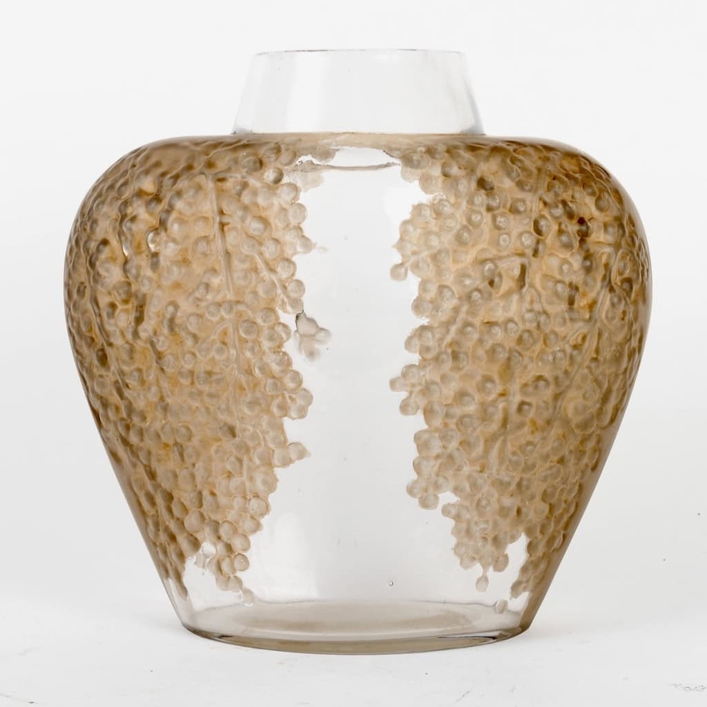 Vase « Poivre » verre blanc patiné sépia de René LALIQUE | Biron ||||||