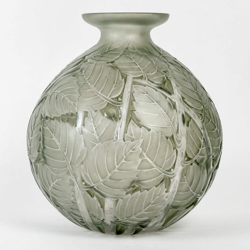 Vase « Milan » verre blanc patiné vert de René LALIQUE | Biron ||||||