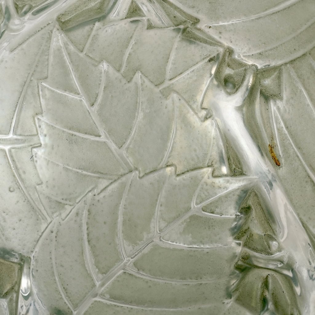 Vase « Milan » verre blanc patiné vert de René LALIQUE | Biron Vase "Milan" verre blanc patiné vert de René LALIQUE