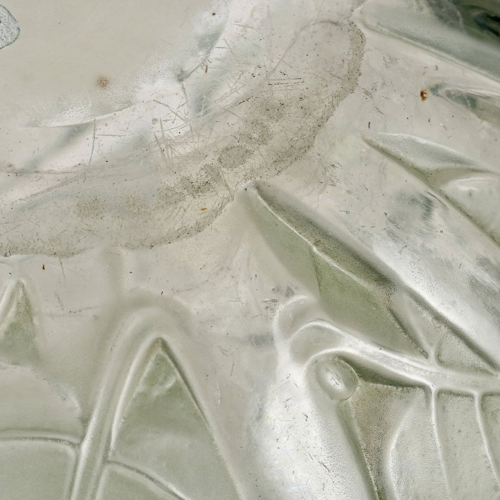 Vase « Milan » verre blanc patiné vert de René LALIQUE | Biron Vase "Milan" verre blanc patiné vert de René LALIQUE