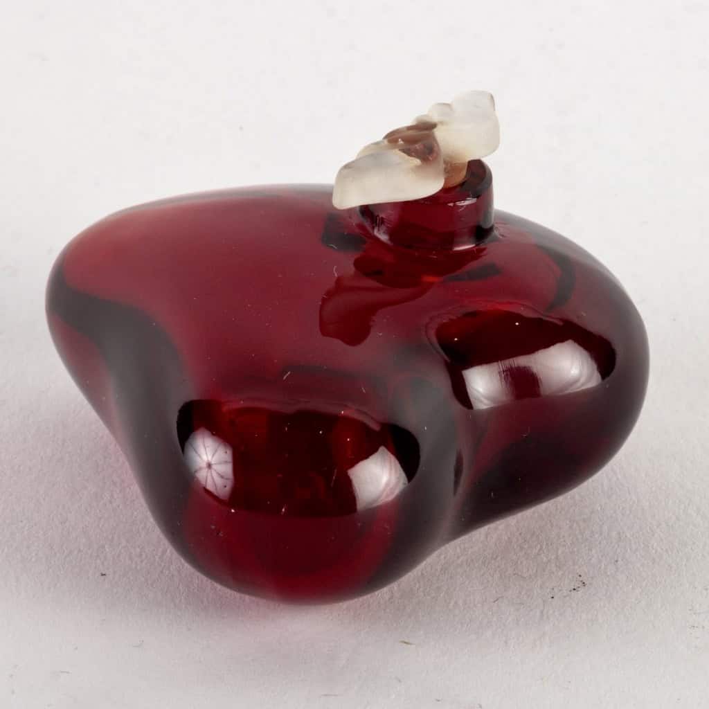 Flacon « Cœur en Folie » verre rouge et blanc de Paul Poiret pour Rosine | Biron Flacon "Cœur en Folie" verre rouge et blanc de Paul Poiret pour Rosine