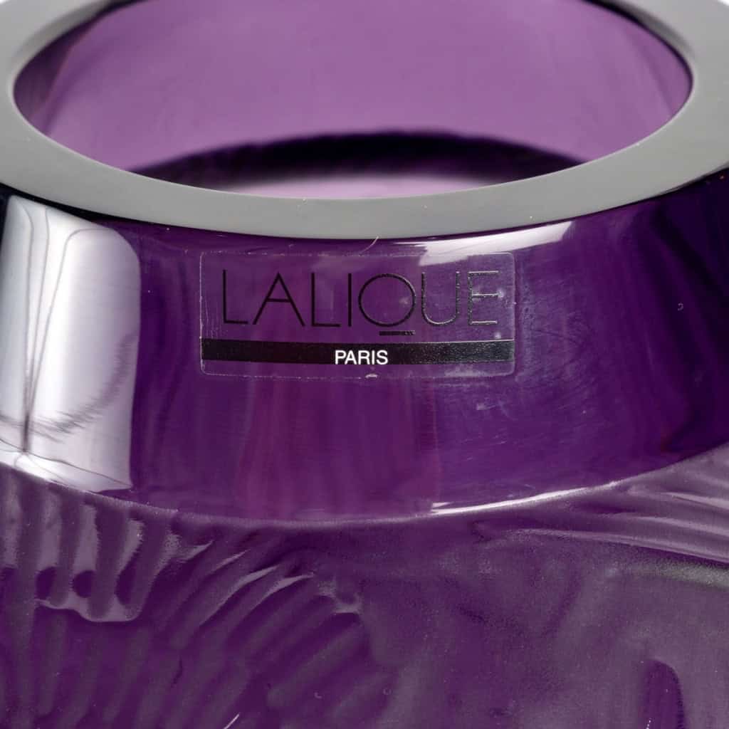 Vase « Archers » cristal violet de LALIQUE FRANCE | Biron Vase "Archers" cristal violet de LALIQUE FRANCE