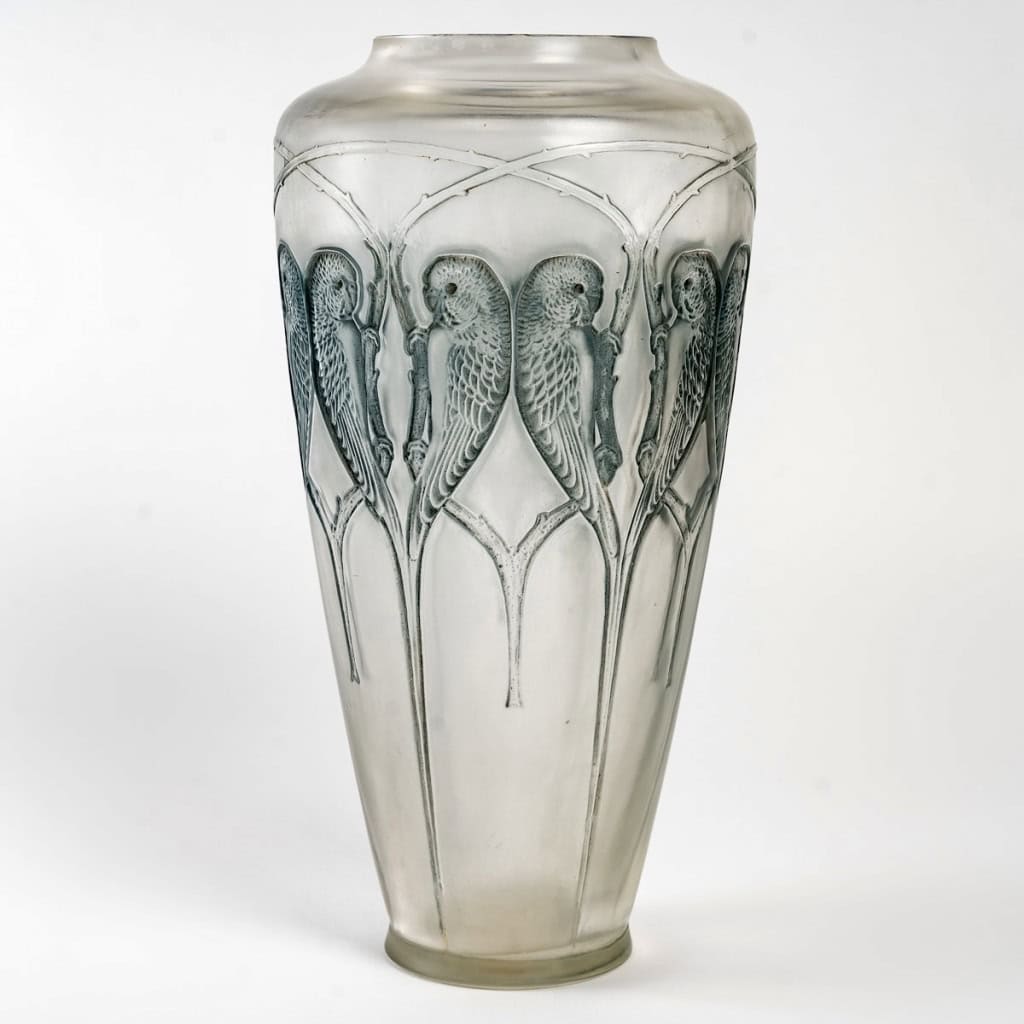 Vase « Inséparables » verre blanc patiné bleu de René LALIQUE | Biron ||||||||