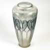 Vase « Inséparables » verre blanc patiné bleu de René LALIQUE | Biron Vase "Inséparables" verre blanc patiné bleu de René LALIQUE