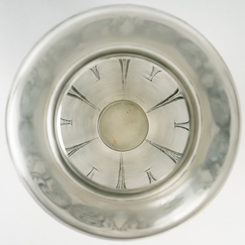 Vase « Inséparables » verre blanc patiné bleu de René LALIQUE | Biron Vase "Inséparables" verre blanc patiné bleu de René LALIQUE