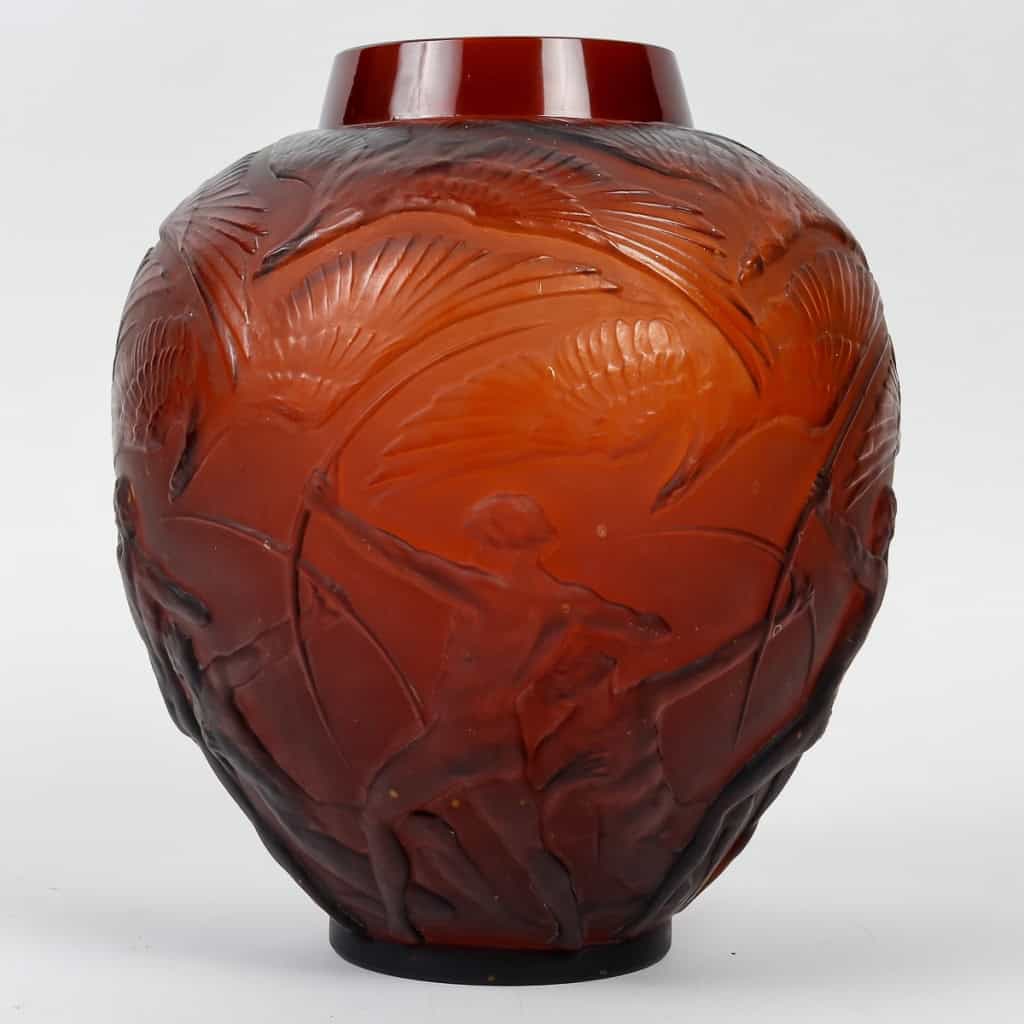 Vase "Archers" verre rouge ambré de René LALIQUE ||||||