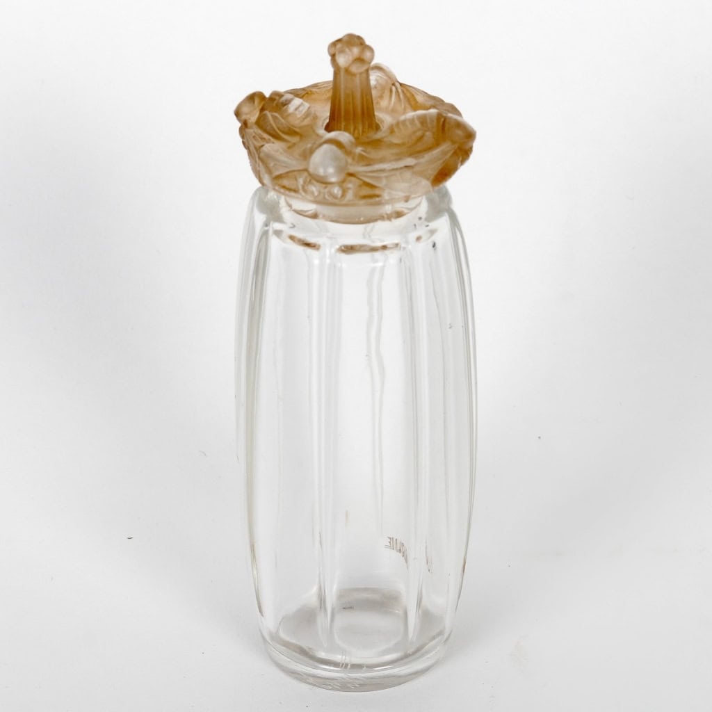 Flacon « Carnettes Guêpes » verre blanc patiné sépia de René LALIQUE | Biron Flacon "Carnettes Guêpes" verre blanc patiné sépia de René LALIQUE