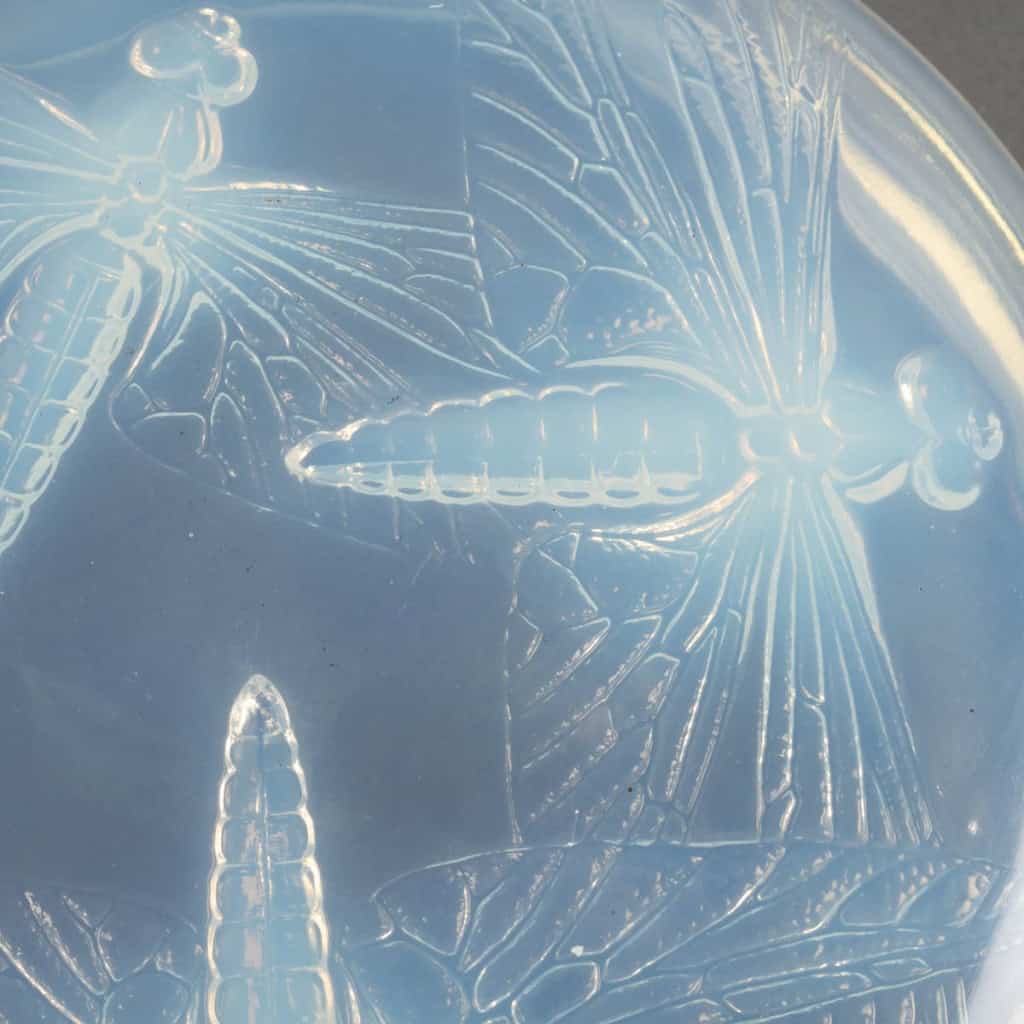 Boîte « Libellules » verre opalescent de René LALIQUE | Biron Boîte "Libellules" verre opalescent de René LALIQUE