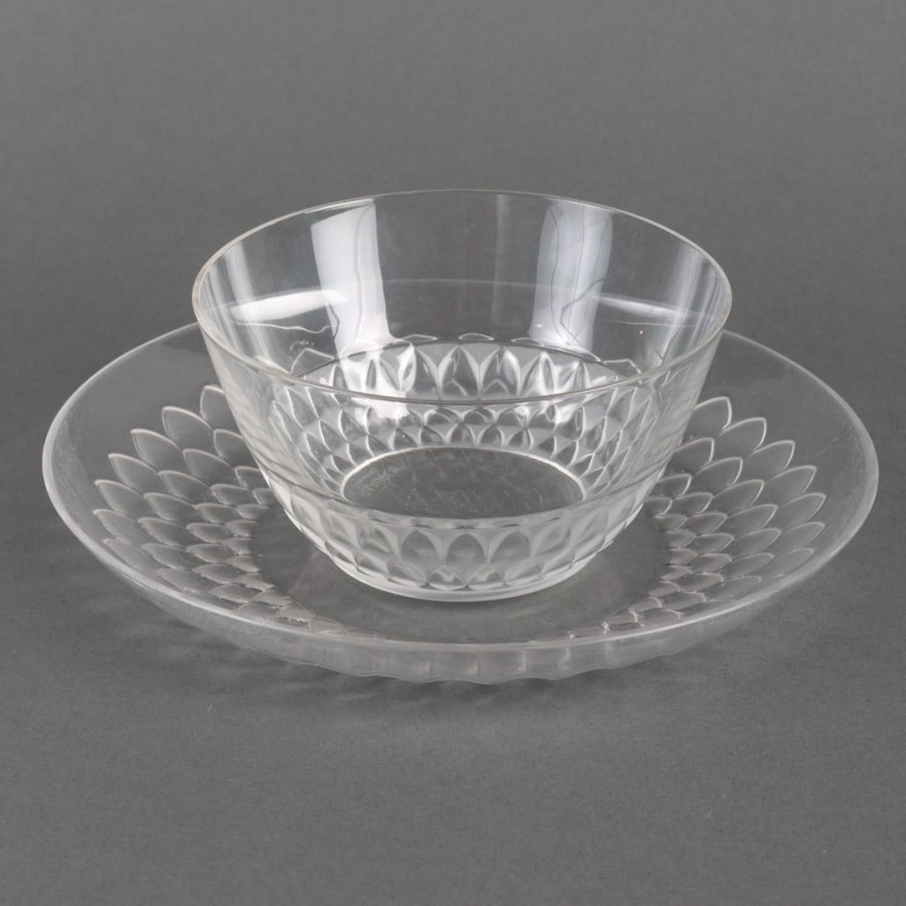 Service « Saint-Cyr » verre blanc de René LALIQUE – 12 pièces | Biron Service "Saint-Cyr" verre blanc de René LALIQUE - 12 pièces