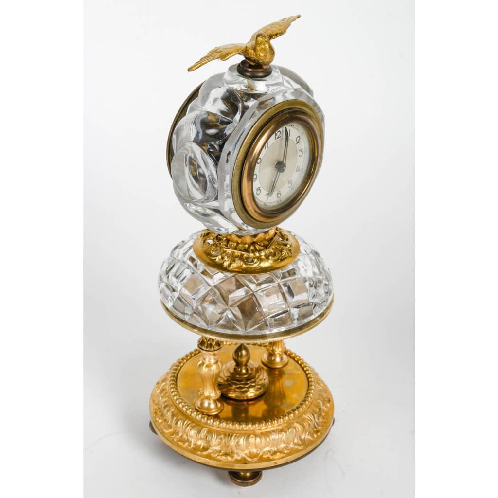 Une belle garniture de cheminée en bronze doré et cristal Baccarat | Biron Une belle garniture de cheminée en bronze doré et cristal Baccarat