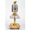 Une belle garniture de cheminée en bronze doré et cristal Baccarat | Biron Une belle garniture de cheminée en bronze doré et cristal Baccarat
