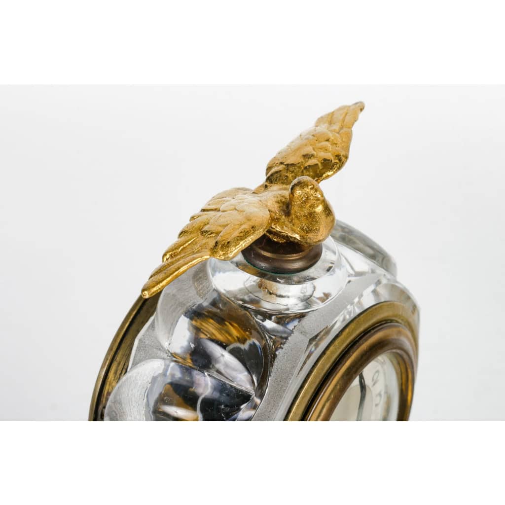 Une belle garniture de cheminée en bronze doré et cristal Baccarat | Biron Une belle garniture de cheminée en bronze doré et cristal Baccarat