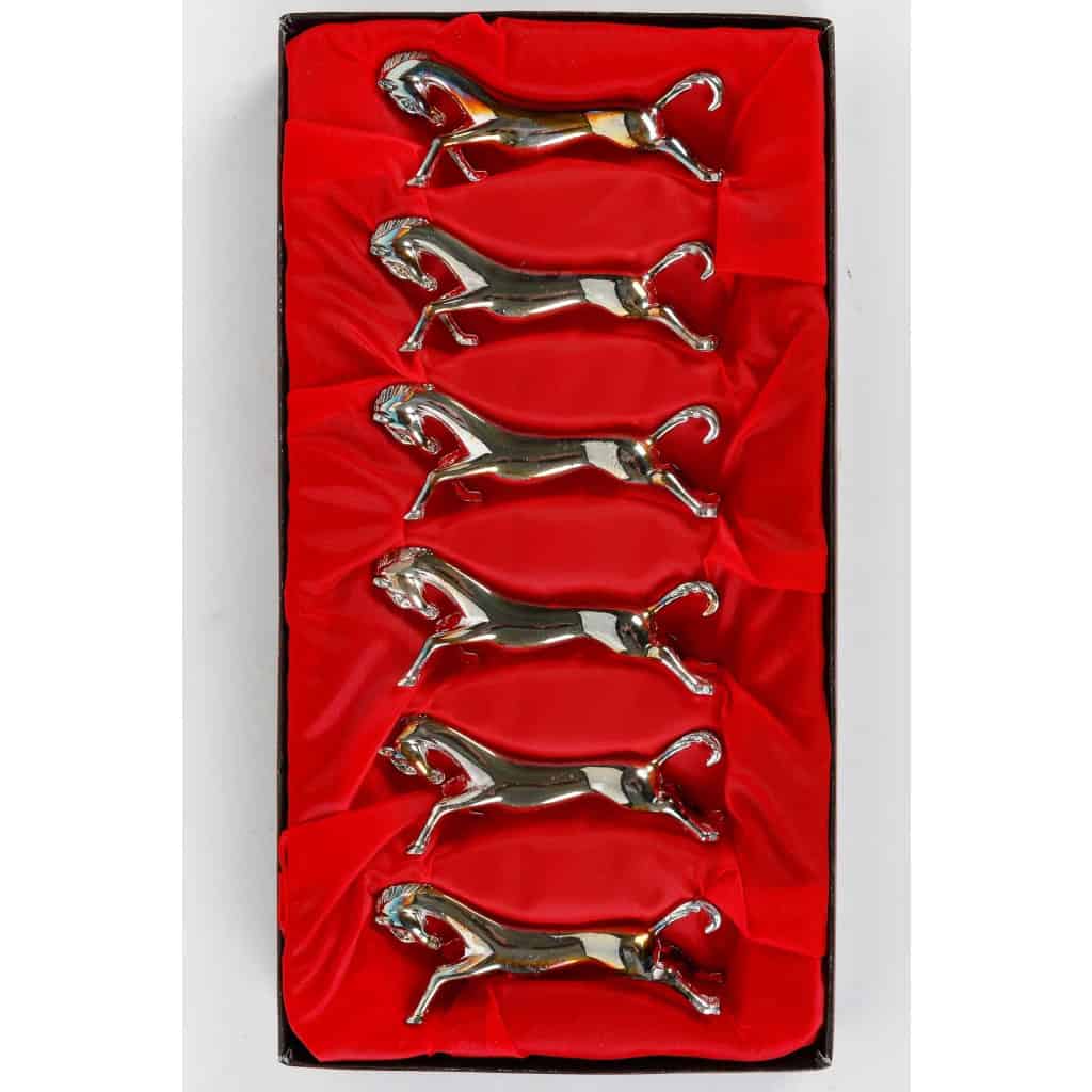 Série de 6 porte-couteaux en forme de cheval en métal argenté, 1960 | Biron Série de 6 porte-couteaux en forme de cheval en métal argenté, 1960