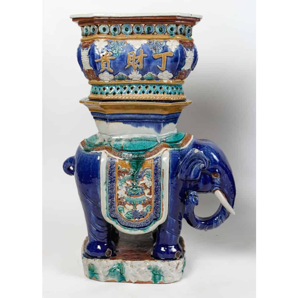 Paire d’éléphants jardinières en céramique, XXème siècle | Biron Paire d'éléphants jardinières en céramique, XXème siècle