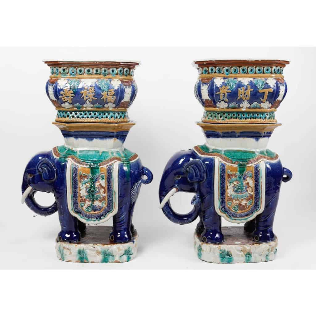 Paire d’éléphants jardinières en céramique, XXème siècle | Biron Paire d'éléphants jardinières en céramique, XXème siècle