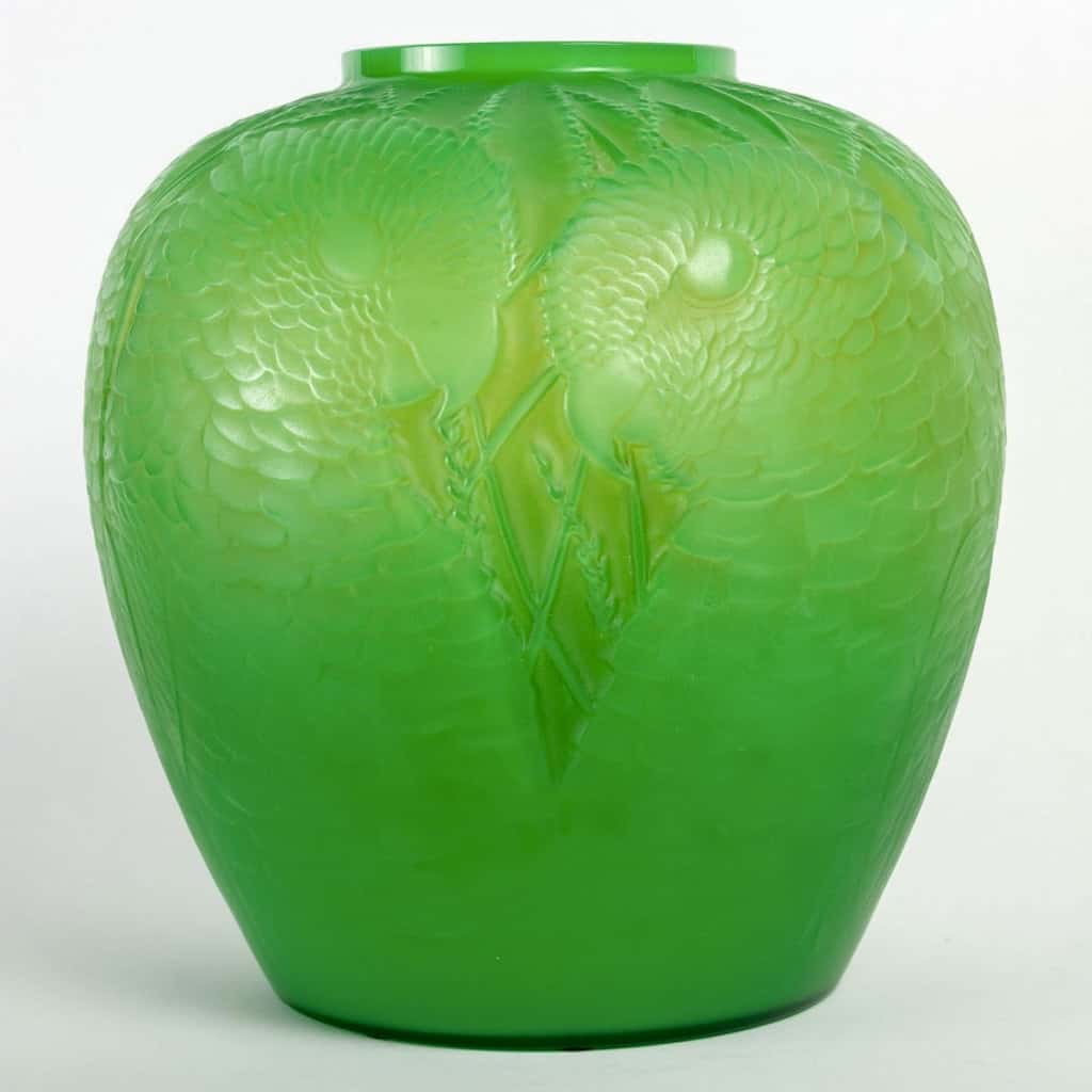 Vase « Alicante » en verre vert jade multi-couches de René LALIQUE | Biron ||||||||